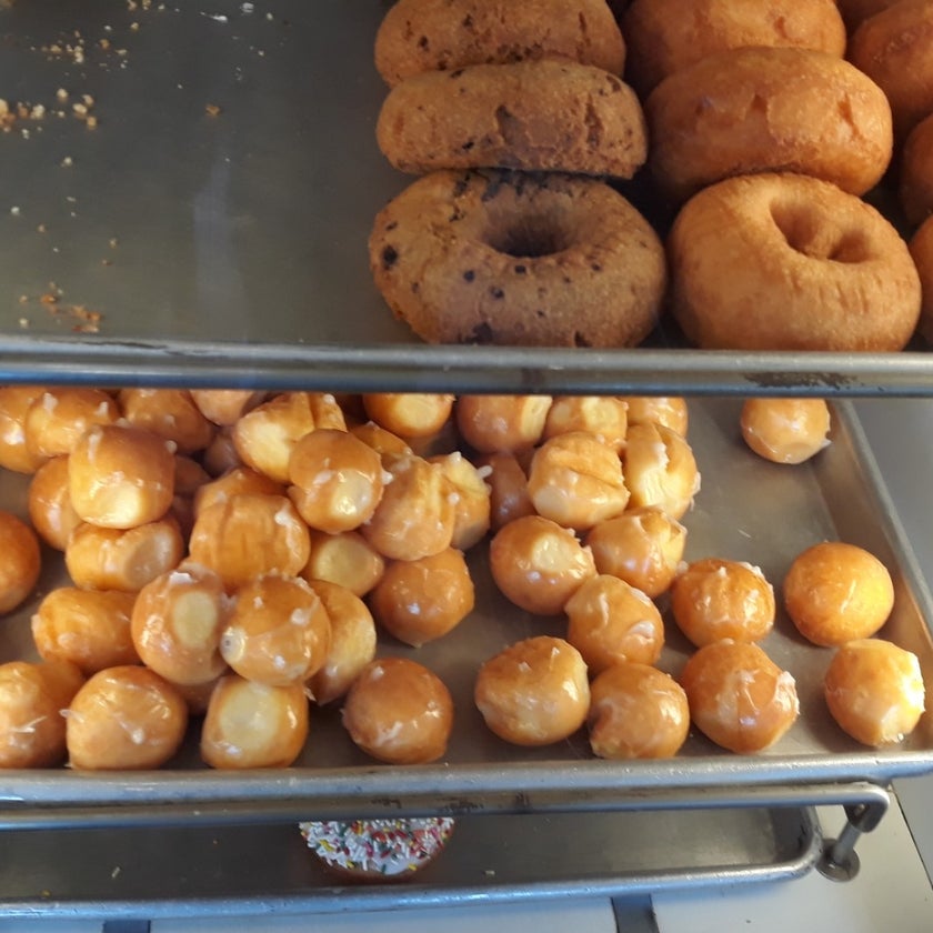 Royal Donuts - Dining and Drinking - 