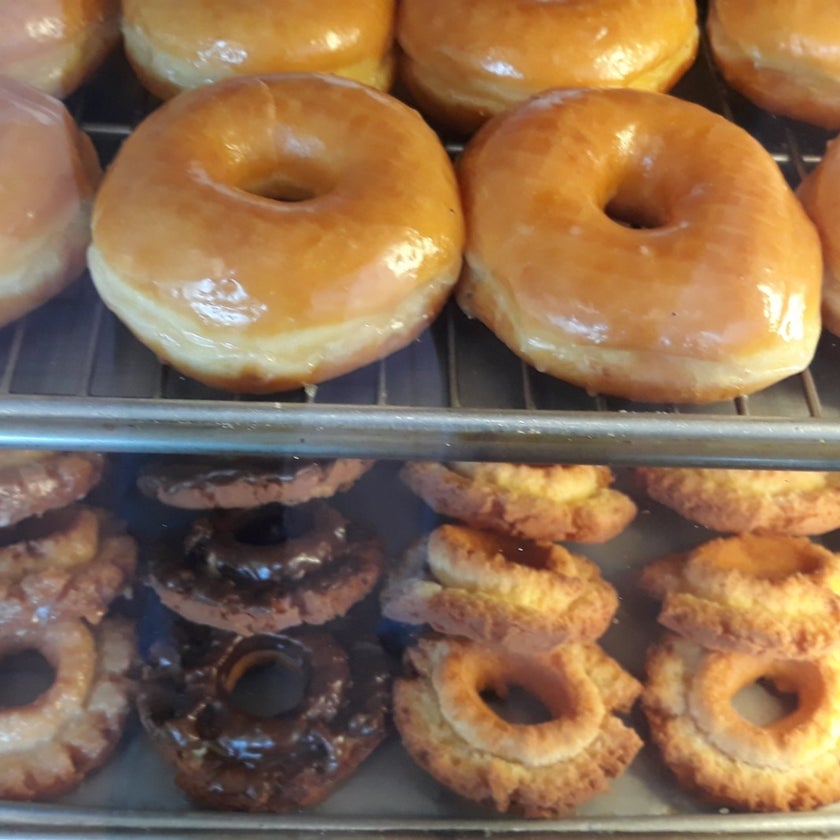 Royal Donuts - Dining and Drinking - 