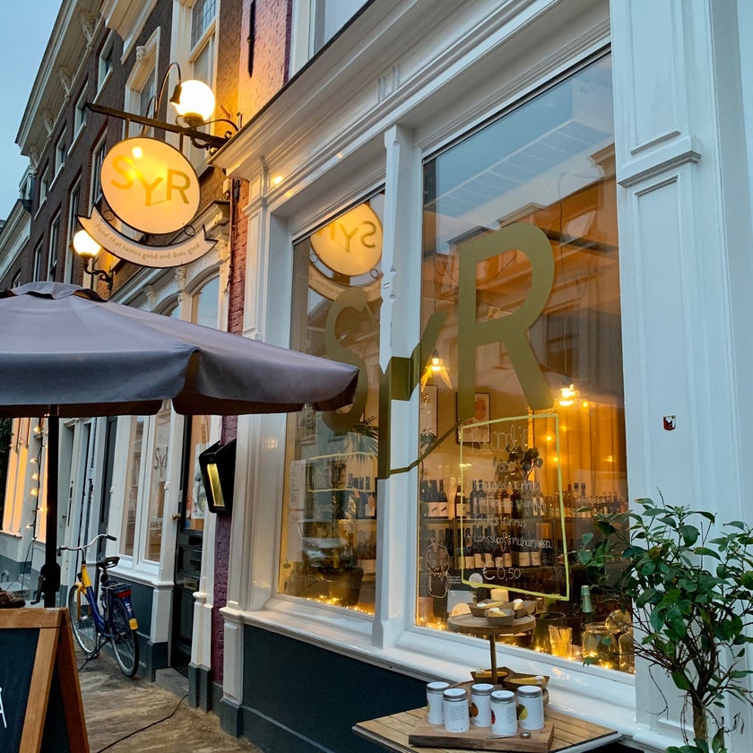 Restaurant Syr - Middle Eastern Restaurant - restaurants,bar,good for dates,refugees
