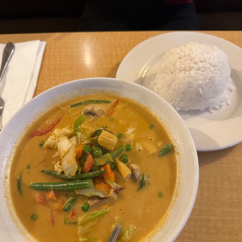 Westwood Thai Cafe - Thai Restaurant - beef,salads,lunch,fried rice,egg rolls,orange chicken,Thai tea,fried wontons,special combination