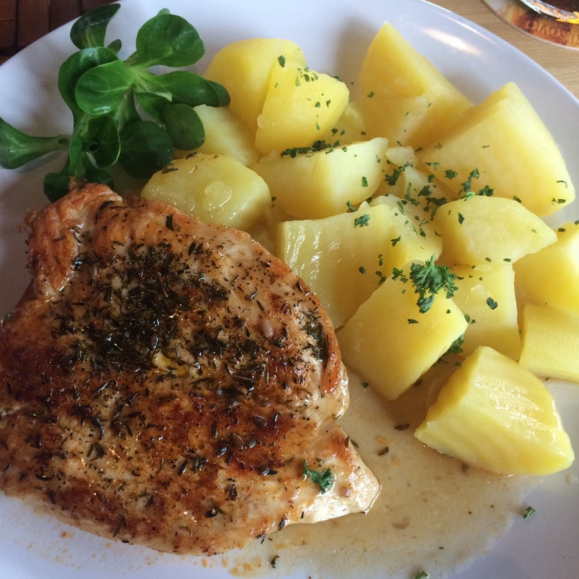 Restaurace Altán - Restaurant - chicken,potatoes