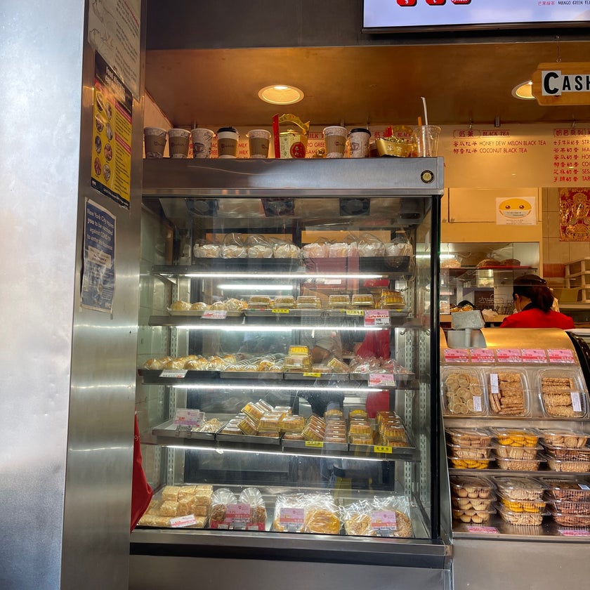Sweets Bakery - Bakery,Dessert Shop,Chinese Restaurant,Bubble Tea,Bakeries - coffee,good service,desserts,breakfast food,inexpensive,well,pastries,city,great value,curry,cookies,snacks,bakeries,buns,mango,coconut,apples,hot dogs,almonds,good for a quick meal,bubble tea,custard,sesame,mousse,red beans,raisins,scallions,New York cheesecake,sponge cakes,strawberry jam,sweet rice
