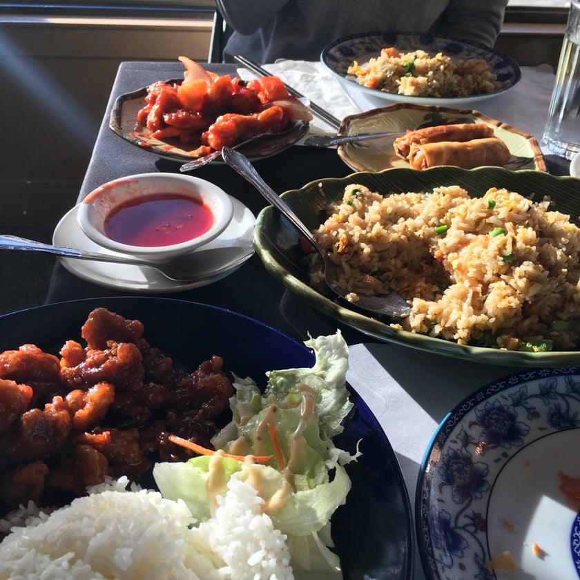 Becky's Chinese Restaurant - Dim Sum Restaurant - good service,chicken,Chinese food,dim sum,off-menu items,soy sauce,fried wontons,special fried rice,hot mustard