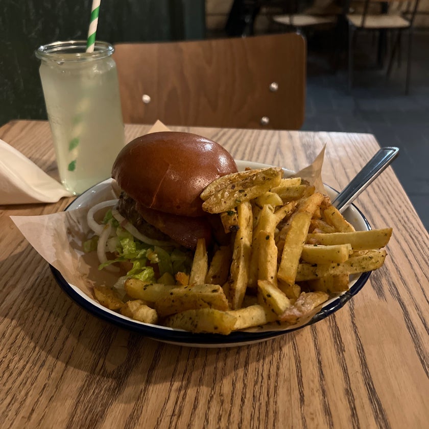 Honest Burgers Warren St - Burger Joint,American Restaurant,Fast Food Restaurant,Burgers - restaurants,staff,burgers,lunch,chips,turkey,rosemary fries,student deals