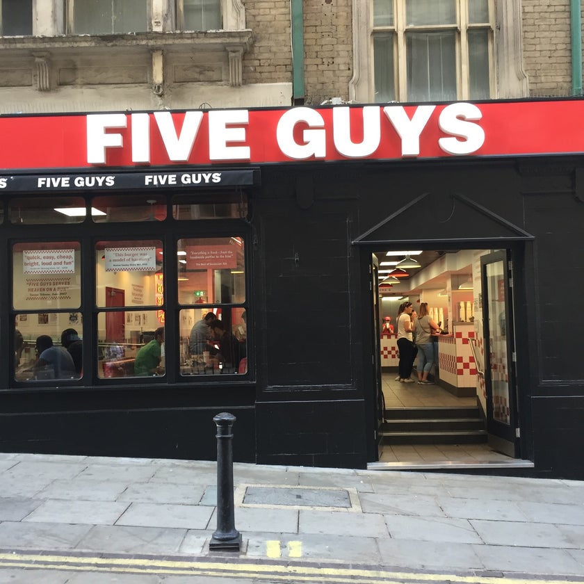 Five Guys Charing Cross - Burger Joint,American Restaurant,Fast Food Restaurant,German,Hot Dogs - burgers,dinner,casual,fresh food,milkshakes,big portions,peanuts,good for a quick meal,good for groups,cheese dogs,portion of fries