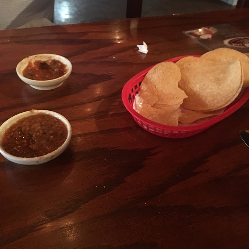 Super Mex - Mexican Restaurant - bar,meats,good service,Mexican food,lunch,brunch food,town,rice,parking,dinner,margaritas,salsa,good for a quick meal,shredded beef
