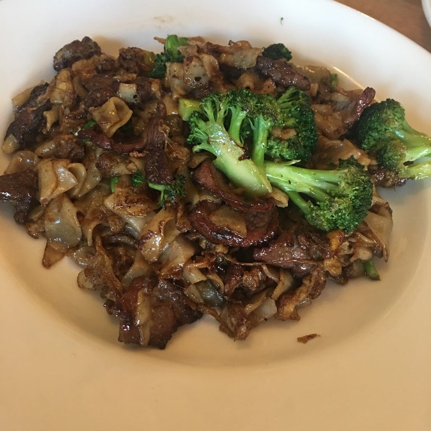Westwood Thai Cafe - Thai Restaurant - beef,salads,lunch,fried rice,egg rolls,orange chicken,Thai tea,fried wontons,special combination