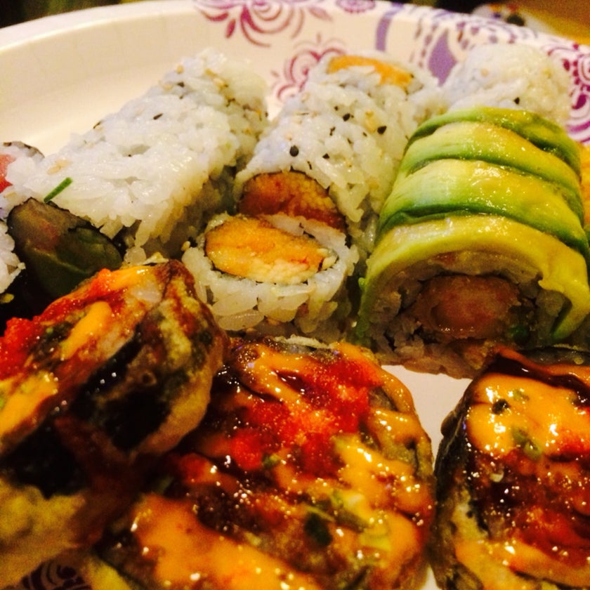 Sumo Sushi - Sushi Restaurant - soup,salads,healthy food,dinner,good for dates,lunch specials,good for special occasions,clear soup,ginger dressing,choice of soup