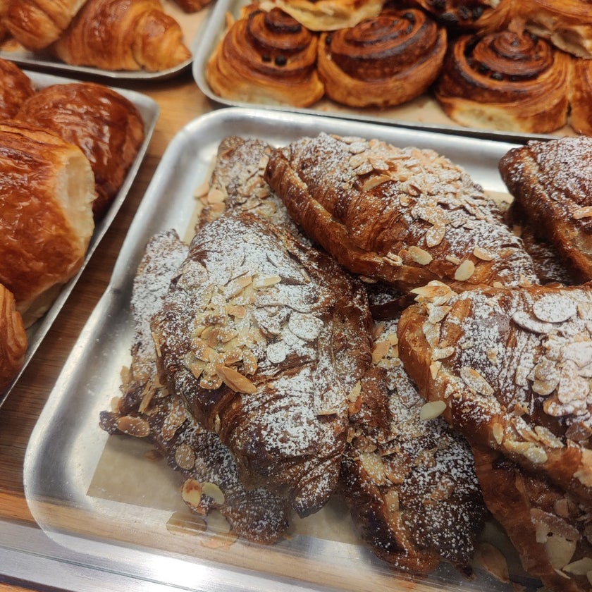 GAIL's Bakery Neo Bankside - Bakery - restaurants,coffee,desserts,breakfast food,chocolate,good for working,pastries,bread,avocado,toast,coconut,salsa,raspberry,scones,good for groups,sausage rolls,chia pudding