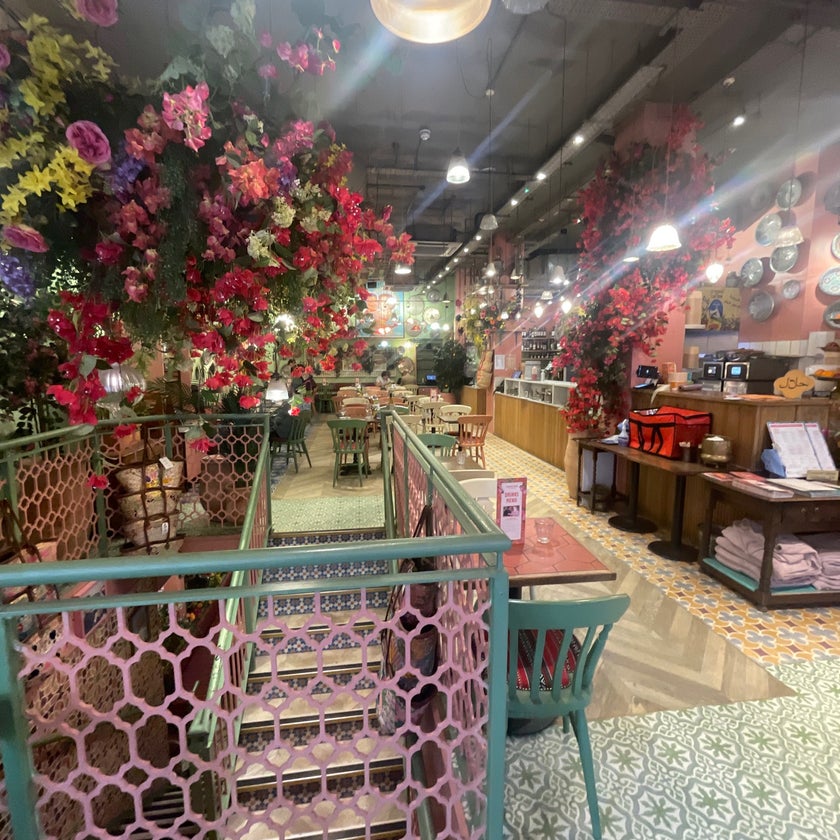 Comptoir Libanais - Lebanese Restaurant - burgers,Baba