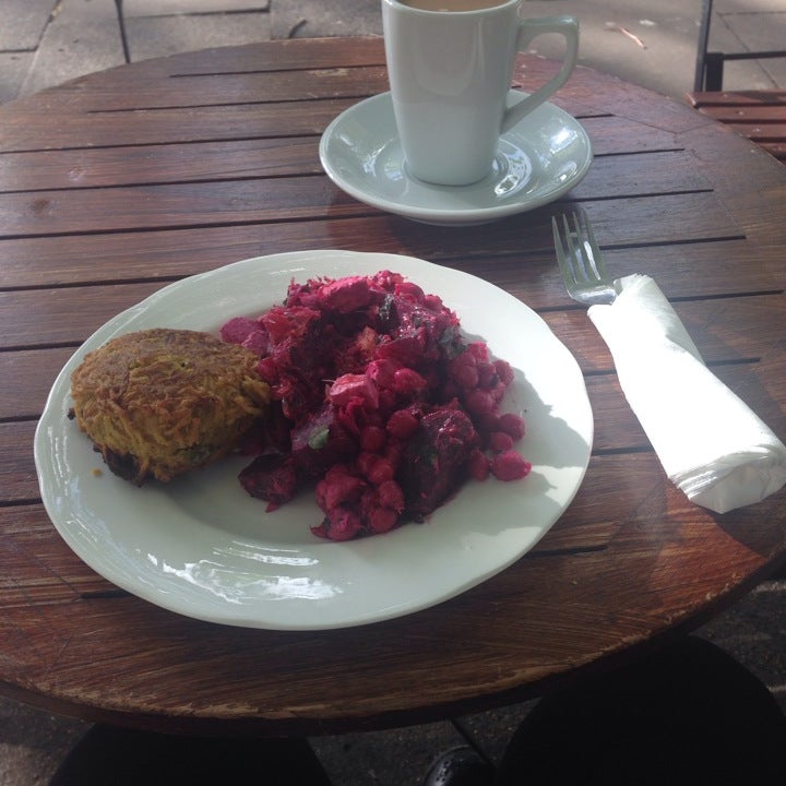 Grove Park Deli - Gourmet Store - pies,delis,cinnamon rolls,pain au chocolat,sausage rolls
