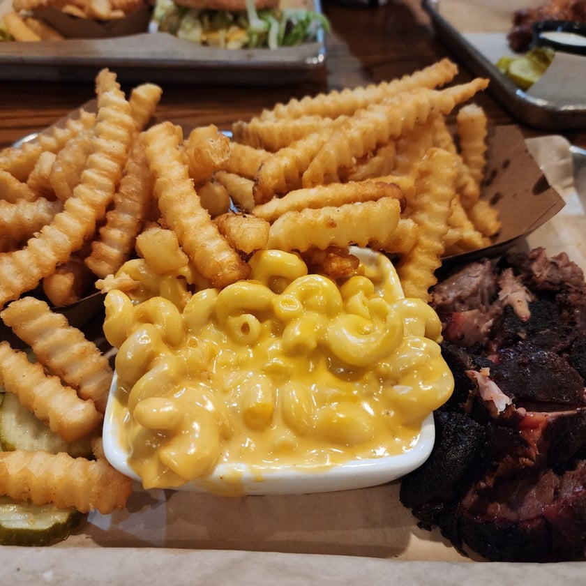 Burnt End BBQ - BBQ Joint - restaurants,music,lunch,clean,parking,chili,good for a quick meal,baked potatoes,potato salad,good for groups,burnt ends