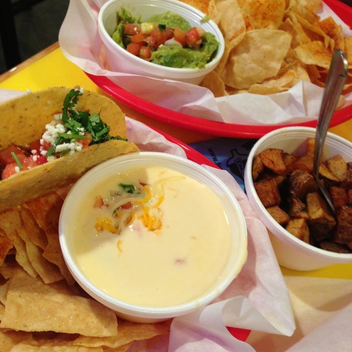 Fuzzy's Taco Shop - Tex-Mex Restaurant - bar,lunch,brunch food,dinner,chips,great value,margaritas,good for a quick meal,queso,good for groups