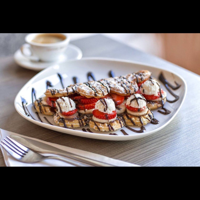 Happy Waffel - Café - restaurants,bar,waffles,good for dates