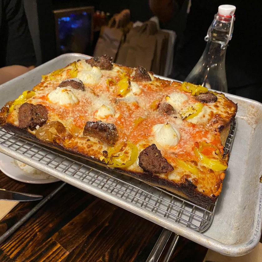 Emmy Squared - East Village - Pizzeria,Sandwich Spot,Pizza,Burgers - friendly staff,burgers,pizza,sandwiches,dinner,curry,sausage,honey,truffles,vodka,garlic bread,waffle fries,hot peppers,hot chicken,broccoli salad,emily
