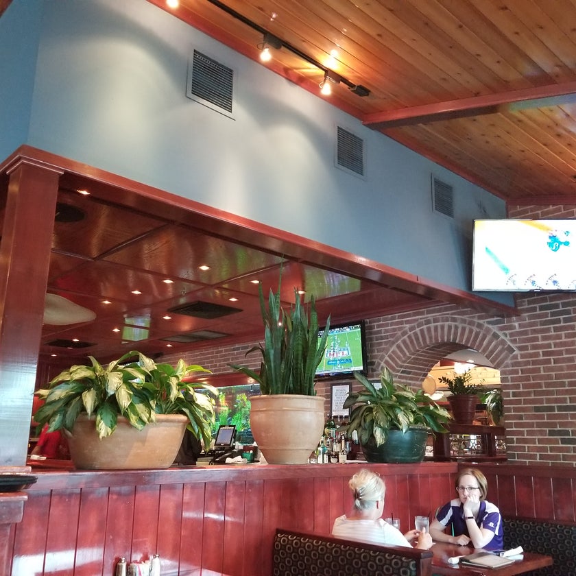 Cheddar's Scratch Kitchen - Dining and Drinking,American Restaurant,Southern Food Restaurant - restaurants,bar,meats,chicken,cheese,lunch,parking,dinner,great value,appetizers,trendy,good for dates,broccoli,good for groups,pot pies,casserole,spinach dip,mango tea