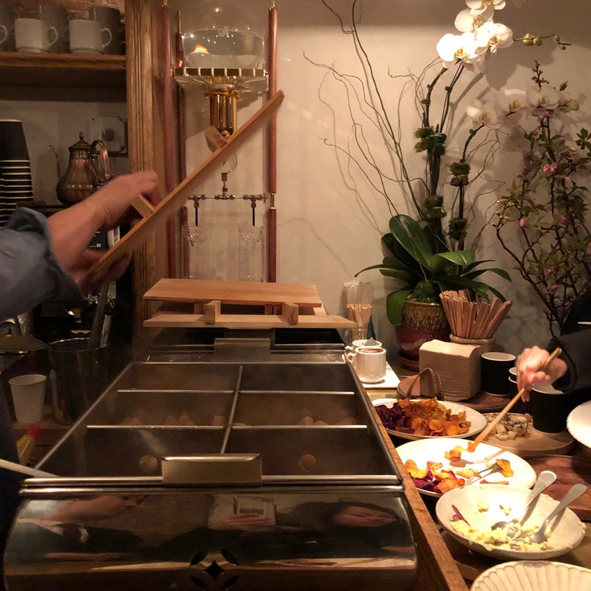 Davelle - Bar,Café,Japanese Restaurant,Japanese,Breakfast & Brunch,Cafes - restaurants,friendly staff,breakfast food,lunch,rice,curry,cute,toast,tomatoes,smoothies,peanut butter,maple,mochi,black sesame,sliced pork,oden,kyoto