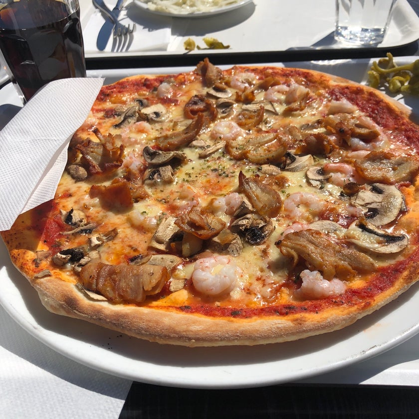 Capri Pizza & Kebab - Pizzeria - pizza,spacious