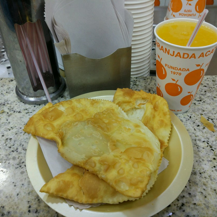 Pastelaria Chics - Cafe, Coffee, and Tea House,Pastelaria - desserts,wine,city,trendy,good for a quick meal