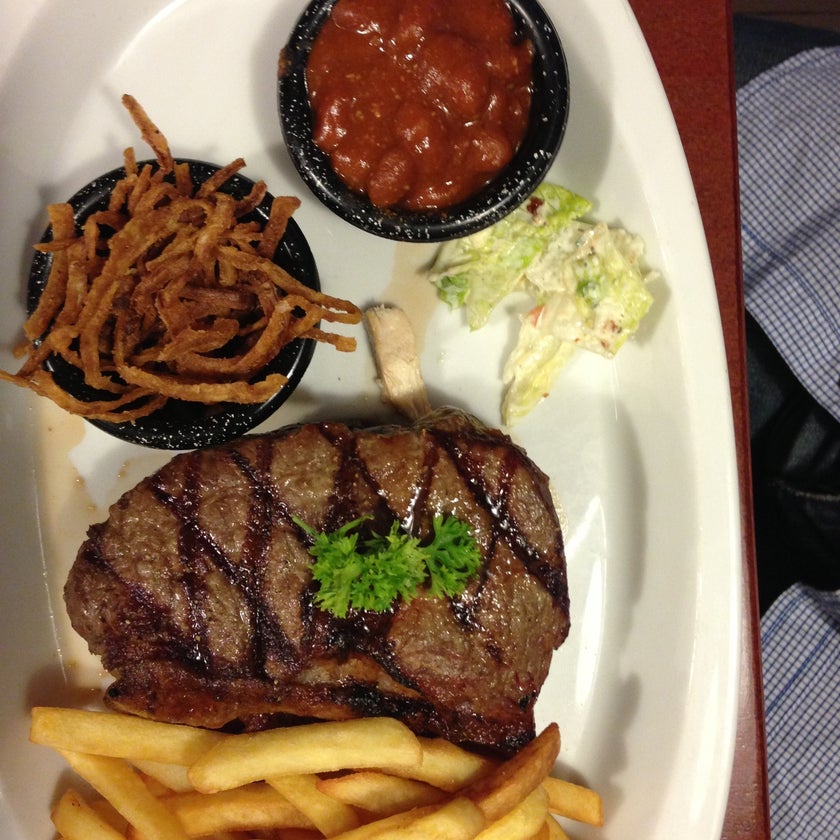 Tony Roma's las Arenas - American Restaurant - good service,burgers,dinner,ribs,nachos,chocolate store,family-friendly,onion rings