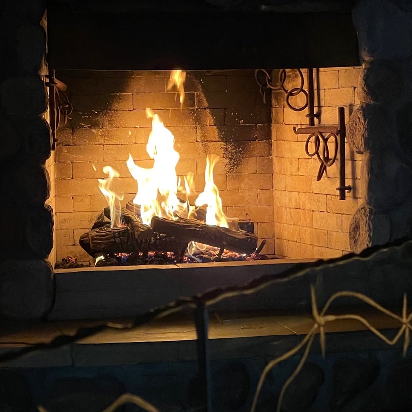 Roaring Fork - American Restaurant,Steakhouse - restaurants,meats,alcohol,chicken,burgers,salads,lunch,town,spicy food,pork,dinner,crowded,great value,bacon,happy hour,ribs,appetizers,good for dates,tortillas,muffins,jalapeños,queso,creme brûlée,fondue,cornbread,green chili,good for groups,good for special occasions,Dr. Pepper,cheese grits,fresh salsa,fried avocados,Mexican street corn,chile mac,kettle of green