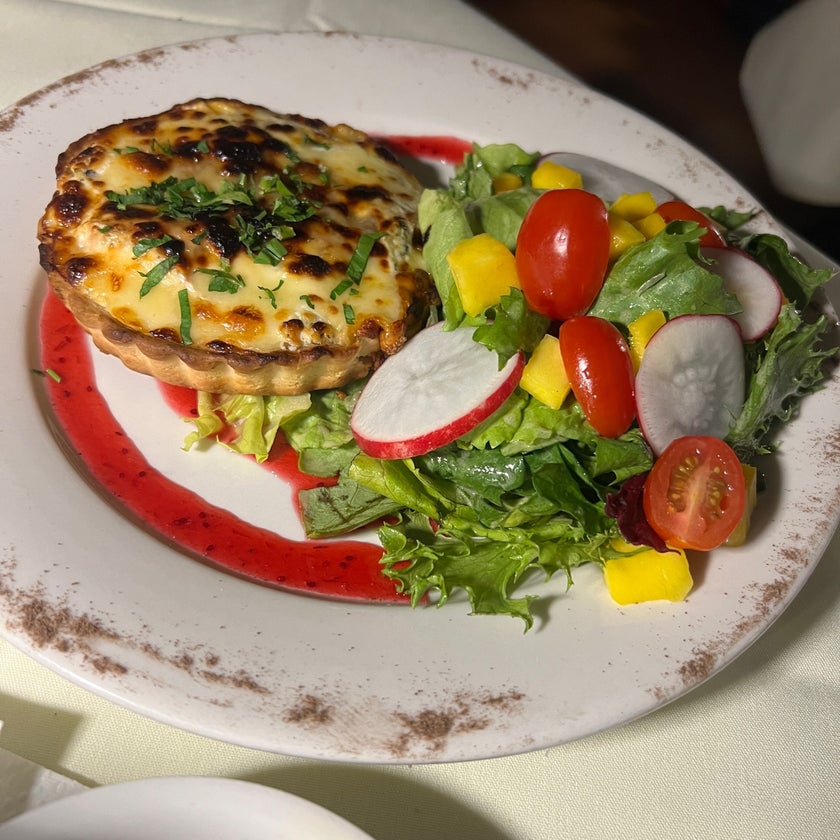 La Sirène - French Restaurant - restaurants,meats,lunch,vegetables,spicy food,dinner,crowded,great value,curry,takes reservations,bananas,appetizers,delivery,trendy,truffles,cherries,short ribs,creme brûlée,BYOB,carpaccio,fondue,foie gras,filet mignon,muscles,good for special occasions,pate,cream sauce,dimly-lit,BYO,window seats,moules,wine sauce,cassoulet,goat cheese tart,kassulet,tournedos rossini
