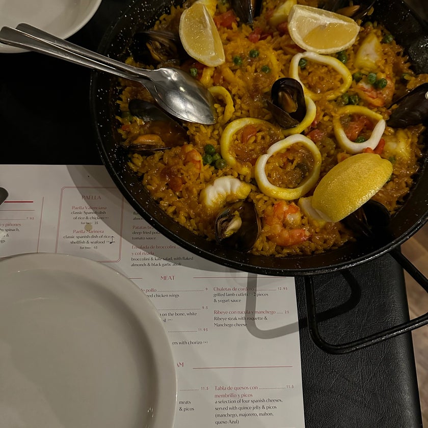 El Pirata - English Restaurant,Mediterranean Restaurant,Tapas Restaurant - friendly staff,healthy food,dinner,crowded,great value,trendy,good for dates,risotto,pork belly,good for special occasions,red peppers,black rice