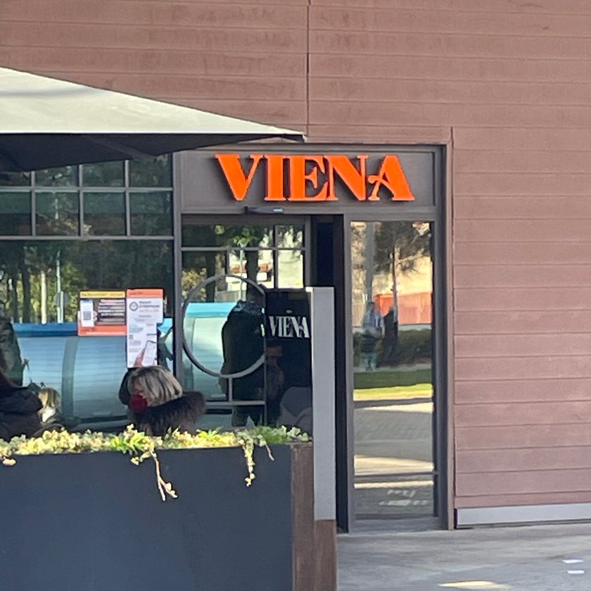 Viena - Sandwich Spot - good service,good for working,dinner,coconut,good for a quick meal