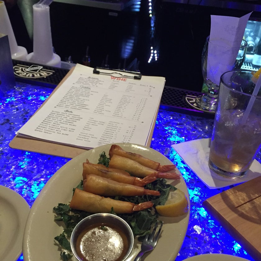Shrimp Boat - Seafood Restaurant - restaurants,bar,well,parking,dinner,takes reservations,good for dates,wontons,grits,prime rib,good for groups,good for special occasions,cerviche,stuffed flounder