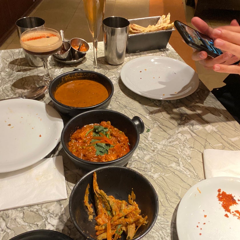Dishoom - Indian Restaurant,Indian - restaurants,bar,coffee,chicken,breakfast food,fruit,salads,well,lunch,town,chocolate,ice cream,rice,spicy food,eggs,lines,milk,dinner,crowded,great value,curry,potatoes,cute,sausage,small plates,gardens,onions,chili,chefs,tomatoes,appetizers,big portions,mango,cocoa,spacious,cappuccinos,trendy,good for dates,berries,vanilla,chai,yogurt,relish,sodas,roti,ginger,lime,long waits,pineapple,roses,quick service,biryani,booths,gin,pistachios,bright,porridge,street food,contemporary,paneer,tandoori,samosas,bottomless drinks,coconut milk,colada,lentils,lassi,black pepper,good for groups,mince,good for special occasions,chutneys,biriyani,variations,crackers,cream sauce,cardamom,keema,Malai,fennel,coriander,pav bhaji,kulfi,bhel,Kingfisher,raita,gulab jamuns,dahl,bun maska,chilli jam,pomegranate seeds,good for singles,house black daal,okra fries