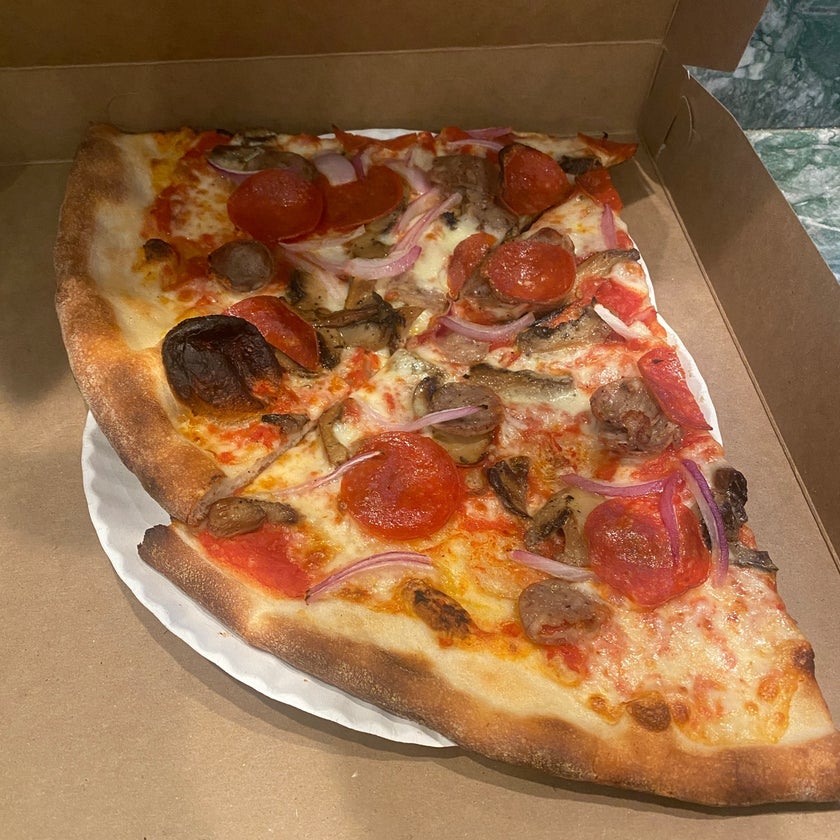 Joe's Pizza FiDi - Pizzeria,Pizza - pizza,cheese,town,city,good for a late night,crispy food,pepperoni,Sicilian slices,good for singles