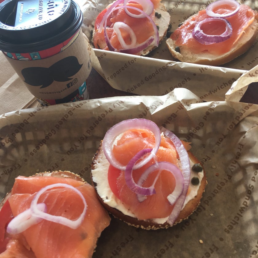 Einstein Bros. Bagels - Bagel Shop - breakfast food,lunch,great value,tomatoes,bagels,banks,basil,lox