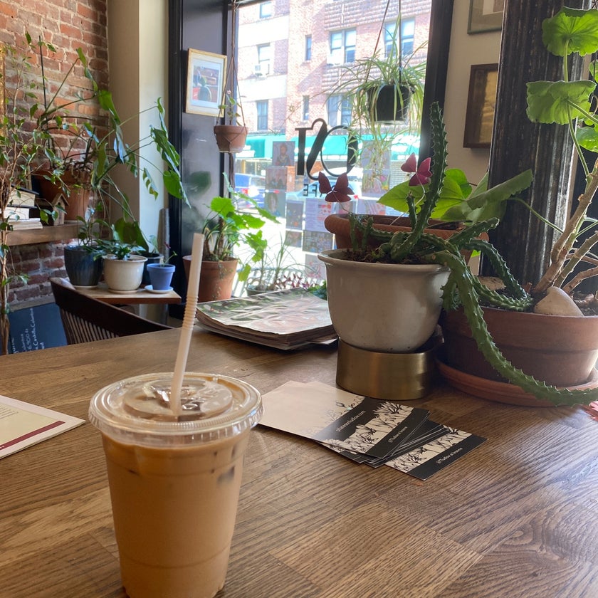 Ost Cafe - Café,Coffee Shop,Restaurant - restaurants,bar,coffee,friendly staff,wifi,pastries,espresso drinks,quiet,bakeries,neighborhood,good for dates,chai,iced tea,jazz music,breakfast sandwiches,baked goods,dog-friendly,chocolate chip cookies