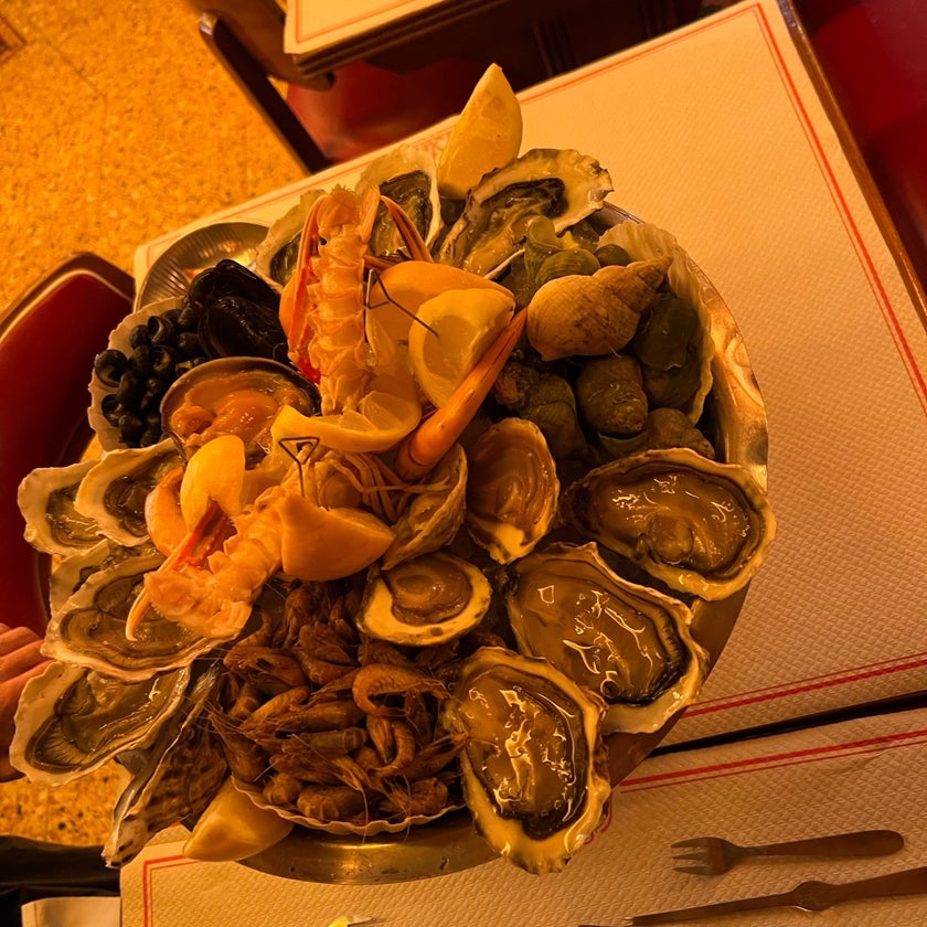 Le Stella - Brasserie,Seafood Restaurant - restaurants,staff,wine,town,city,dinner,crowded,big portions,good for dates,good for business meetings,good for special occasions,Baba,Brasserie,rhum