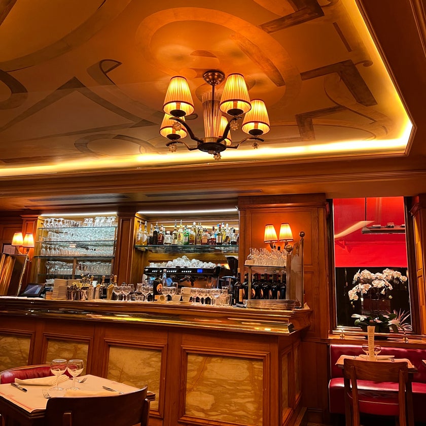 Le Stella - Brasserie,Seafood Restaurant - restaurants,staff,wine,town,city,dinner,crowded,big portions,good for dates,good for business meetings,good for special occasions,Baba,Brasserie,rhum