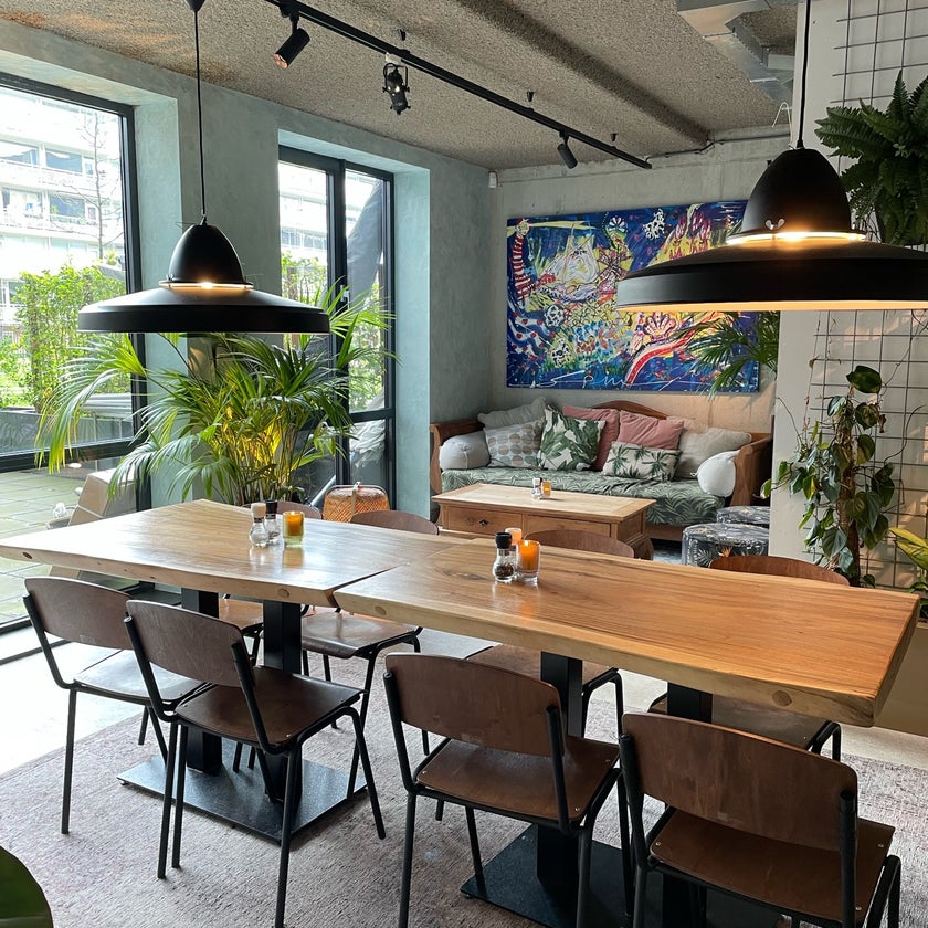 Benji's Bro - Café,Restaurant - 