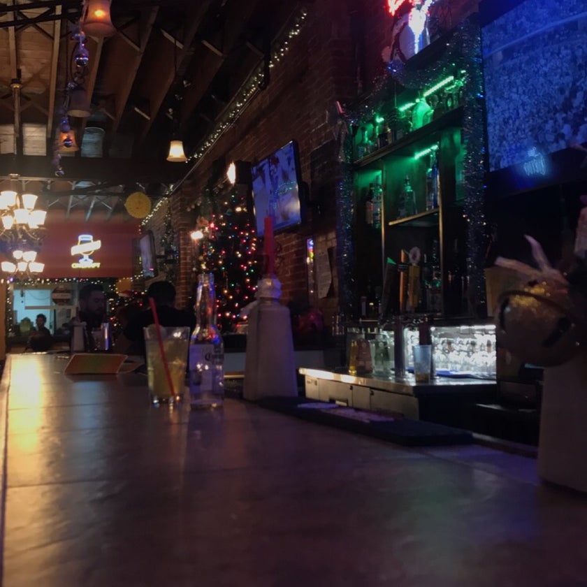 Las Margs - Bar,Mexican Restaurant - chicken,friendly staff,outdoor seating,margaritas,good for a quick meal,poblano peppers