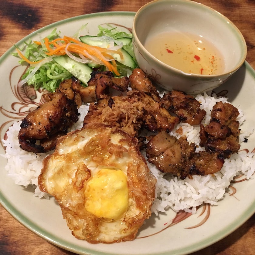 Dragonfly - Café,Fast Food Restaurant,Vietnamese Restaurant - healthy food,rice,pork,great value,pho,good for a quick meal,quick service,baguettes,Bun Bo Hue,good for singles