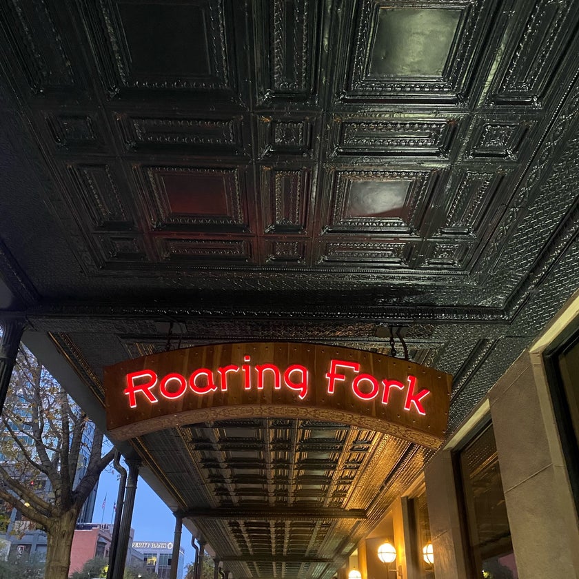 Roaring Fork - American Restaurant,Steakhouse - restaurants,meats,alcohol,chicken,burgers,salads,lunch,town,spicy food,pork,dinner,crowded,great value,bacon,happy hour,ribs,appetizers,good for dates,tortillas,muffins,jalapeños,queso,creme brûlée,fondue,cornbread,green chili,good for groups,good for special occasions,Dr. Pepper,cheese grits,fresh salsa,fried avocados,Mexican street corn,chile mac,kettle of green