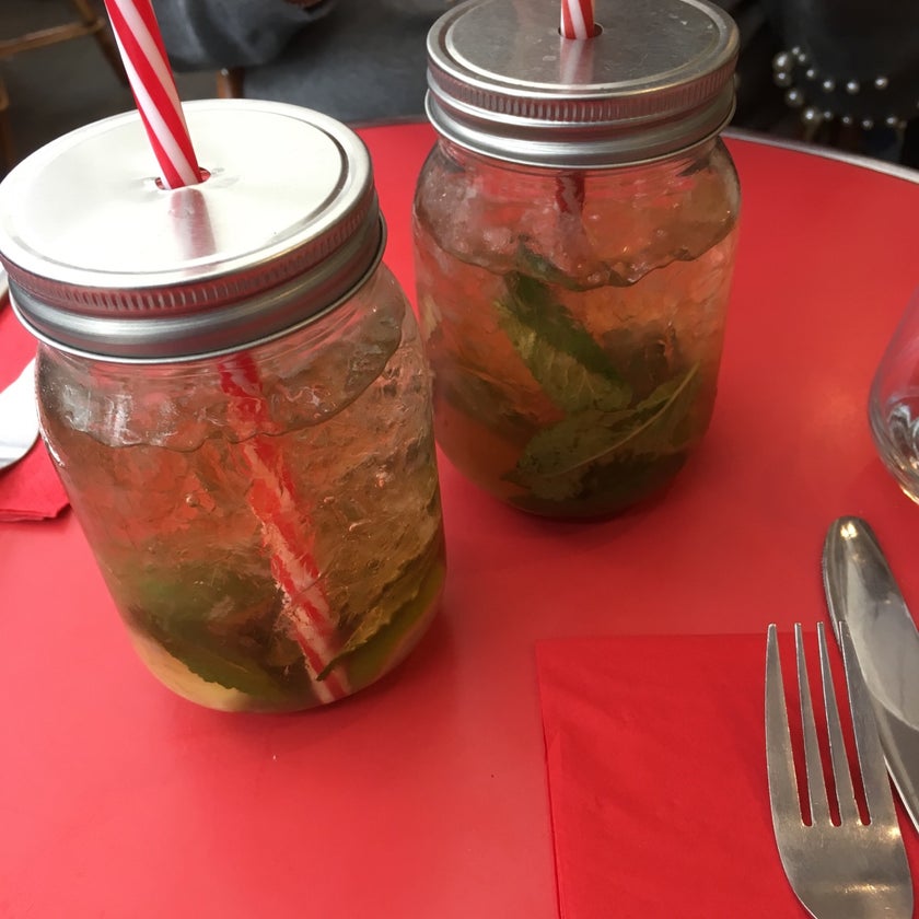 Le Café Jean - Bar,French Restaurant - good service,casual,happy hour,chicken burgers