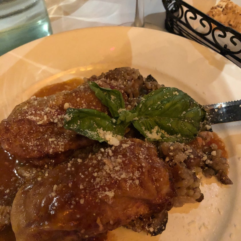 Cafe 2825 - Italian Restaurant - bar,Italian food,good service,dinner,fresh food,takes reservations,cheesecake,coconut,mozzarella,Caesar salad,homemade meatballs,piccata,sunday gravy