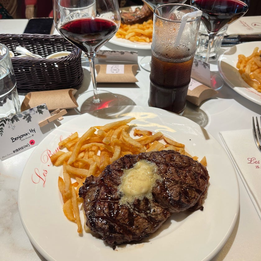 Les Bouchons, Ann Siang - French Restaurant - good service,wine,steak,french fries,dinner,books,chips,takes reservations,big portions,good for dates,good for special occasions,couscous,creme caramel