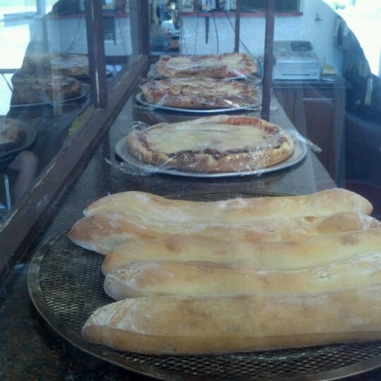 Ralpho's Pizza - Pizzeria - restaurants,bar,good service,sandwiches,bread,parmesan,eggplant