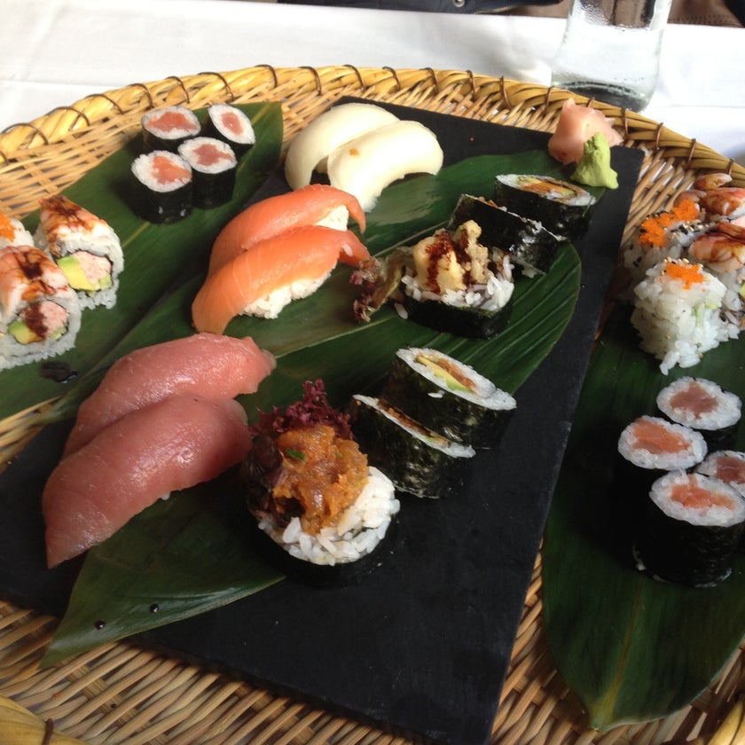 Tastem - Sushi Restaurant - good service,healthy food,good for working,crowded,chefs,good for business meetings,good for special occasions