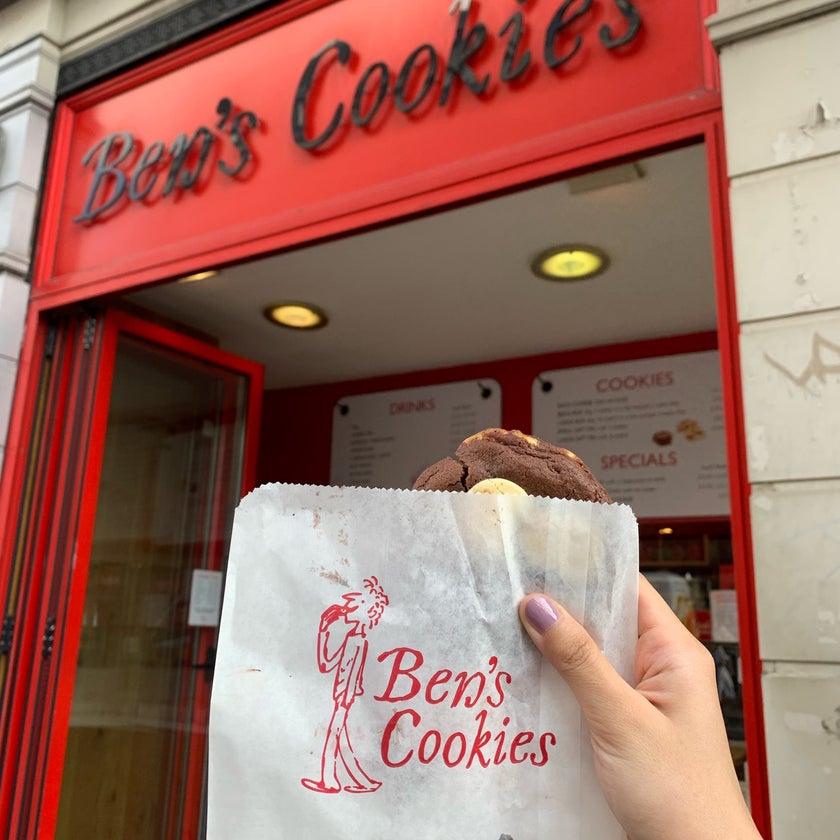 Ben's Cookies - Bakery,Coffee Shop,Restaurant,Bakeries - well,chocolate,casual,great value,cookies,family-friendly,nuts,good for a quick meal,dough,raspberry,pralines