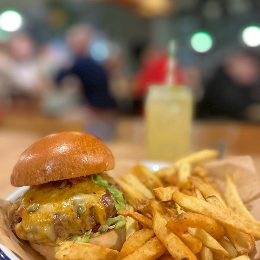 Honest Burgers - Burger Joint,American Restaurant - restaurants,burgers,music,well,lunch,town,spicy food,dinner,chips,crowded,great value,bacon,lemonade,gluten-free food,ginger,good for a quick meal,mayonnaise,pigs,fritters,good for groups,rosemary,free range,fresh mint,student deals