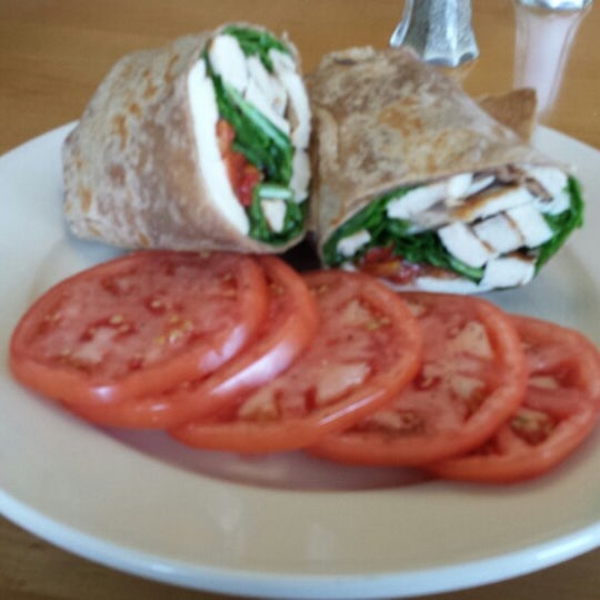 Zio's Tuscan Grille - Pizzeria,Italian Restaurant - Italian food,salads,dinner,great value,BYO,house dressing