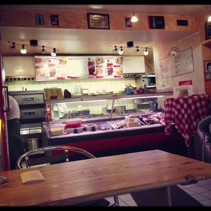 Bei Lino - Pizzeria,Fast Food Restaurant,Italian Restaurant - bar,town,crowded,trendy,good for a quick meal
