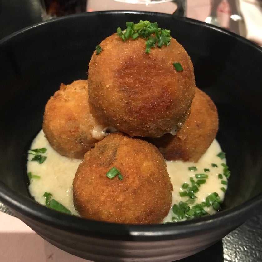 La Trattoria Restaurante Italiano - Italian Restaurant - restaurants,bar,dinner,trendy,good for dates,truffles,parmesan,lime,basil,sorbet,good for groups,black risotto
