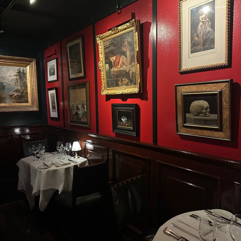 Boisdale of Belgravia - English Restaurant,Scottish Restaurant,British,Lounges,Jazz & Blues - restaurants,burgers,cheese,well,outdoor seating,dinner,chips,snacks,chicken sandwiches,flat whites,jazz music,cigars,good for special occasions,black pudding,cognac,Bordeaux